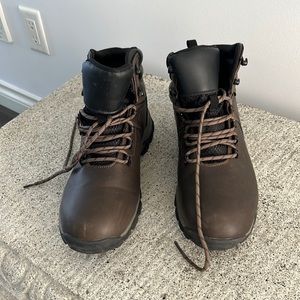 Ozark Trail hiking boots. Size 9. Brown. New.